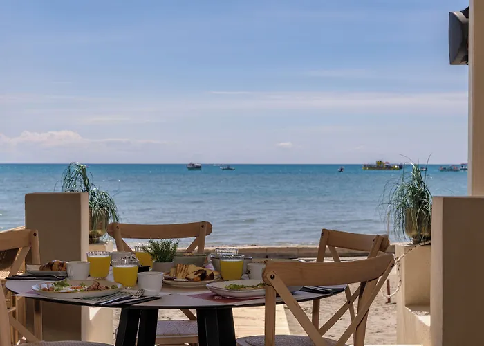 Mouria & Lägenhet Laganas