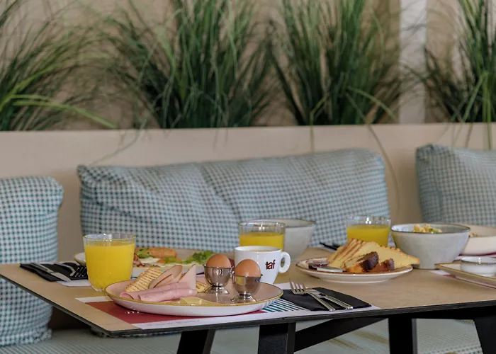 Mouria & Lägenhet *